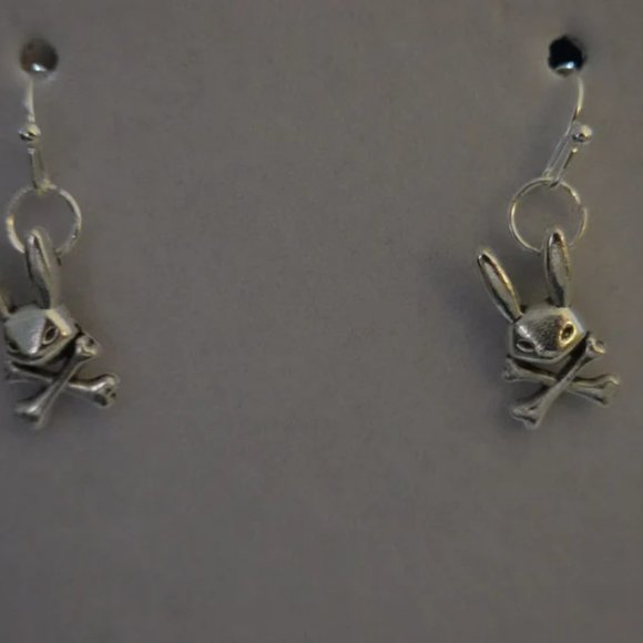 Skull & Crossbones Bunny Silver Tone Dangle Hypoallergenic Earrings (NWT) - Picture 4 of 4